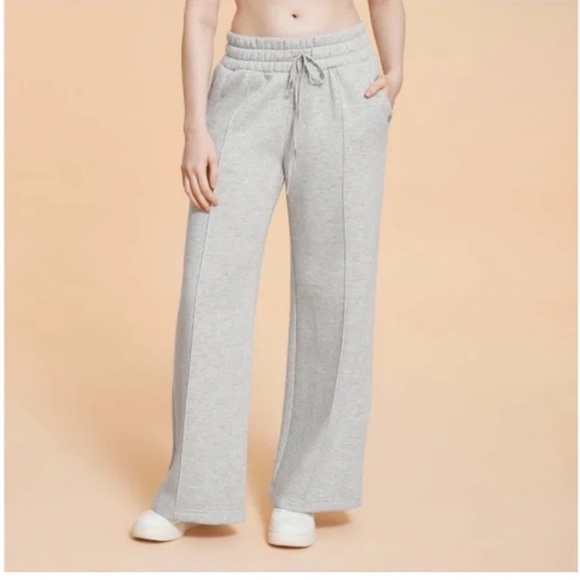 Blogilates Gray Sweatpants - Picture 1 of 4